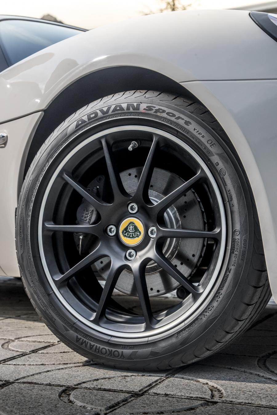 Колеса Lotus Elise Sport 220 2017 года  (WW) (фото 35 из 35)